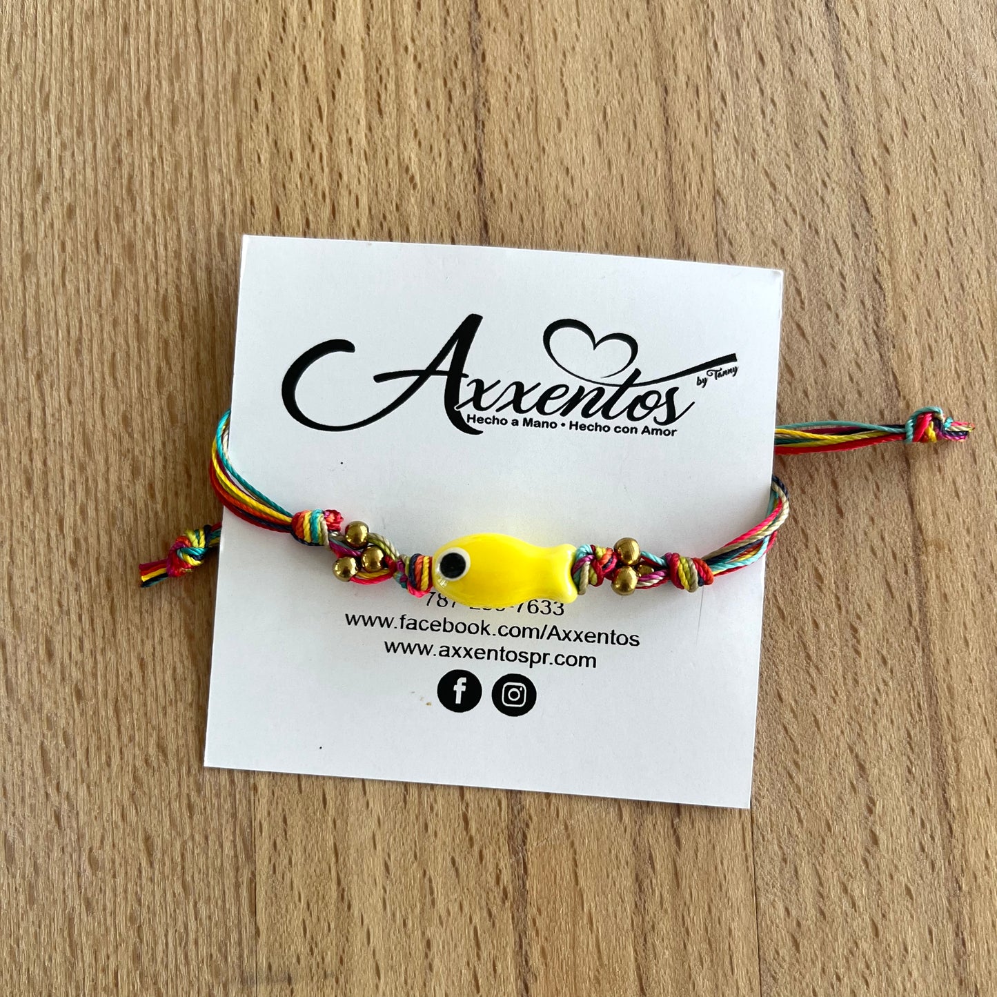 Pulsera pescaito e hilo